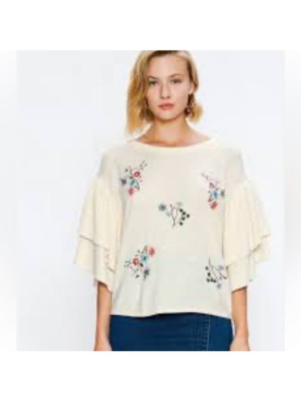 Jealous Tomato Sweater Size Medium Oatmeal Short Sleeve Floral Flutter Sleeves